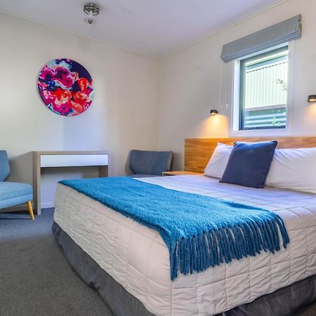 Shakespeare House Bed & Breakfast Te Anau Ngoại thất bức ảnh