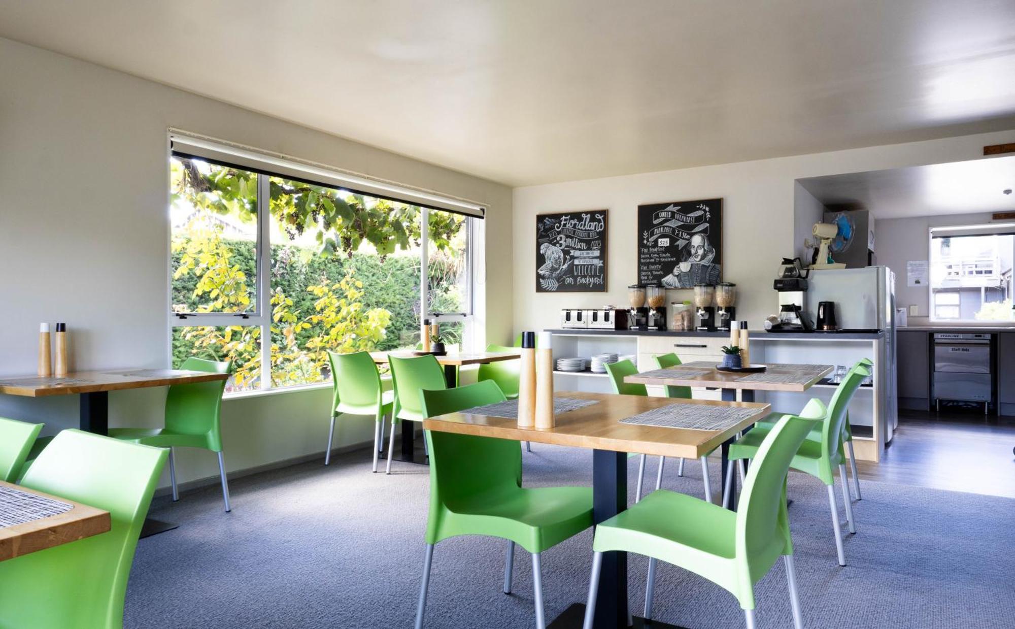 Shakespeare House Bed & Breakfast Te Anau Ngoại thất bức ảnh