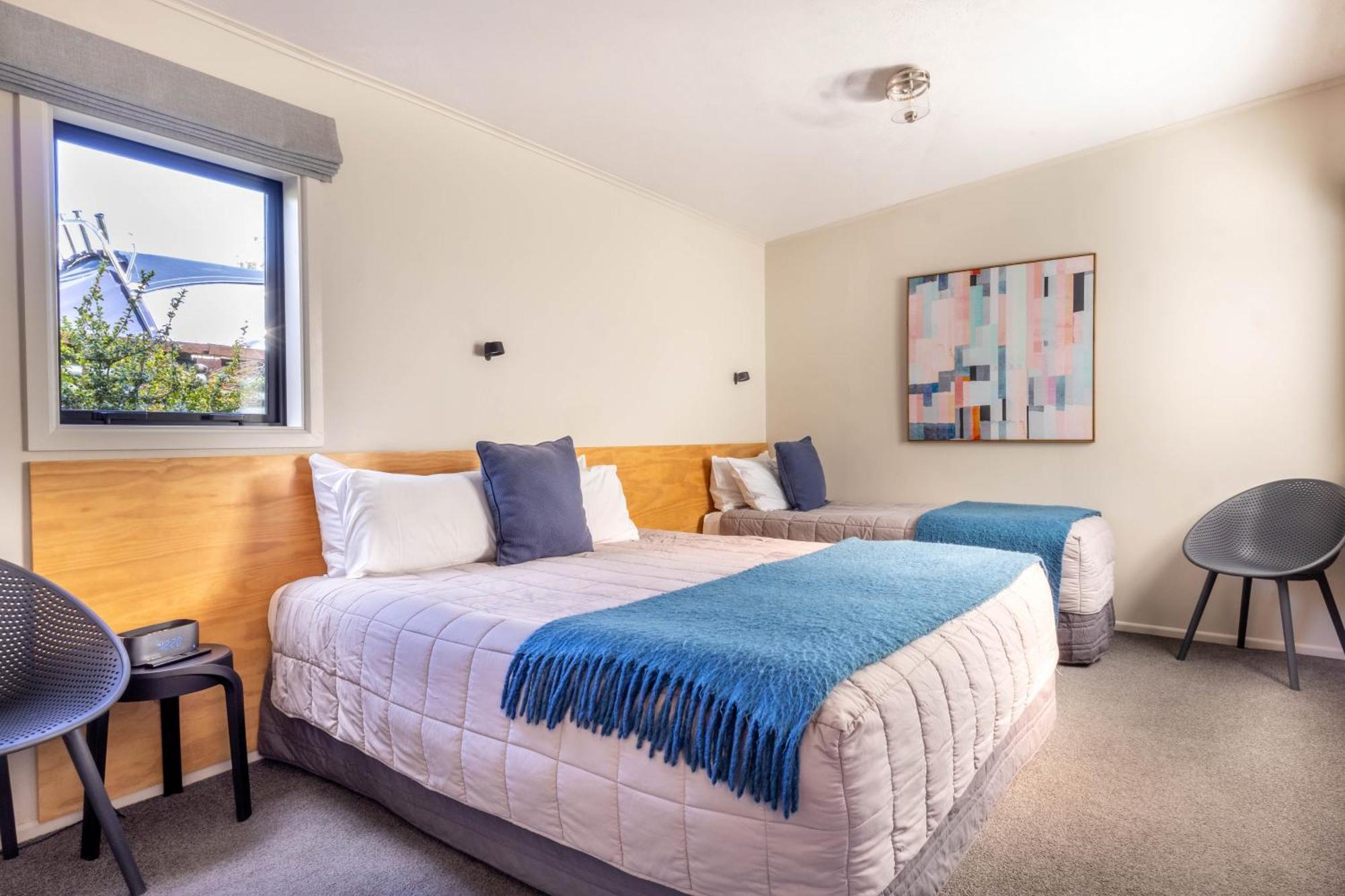 Shakespeare House Bed & Breakfast Te Anau Ngoại thất bức ảnh