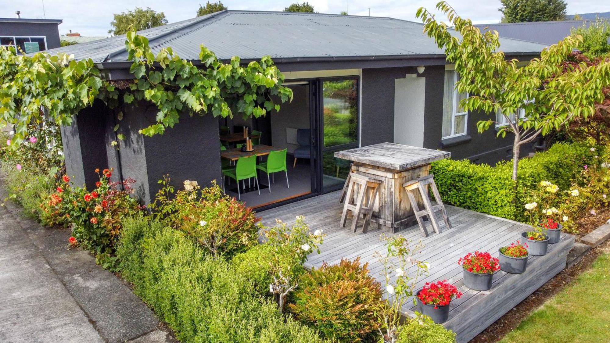 Shakespeare House Bed & Breakfast Te Anau Ngoại thất bức ảnh