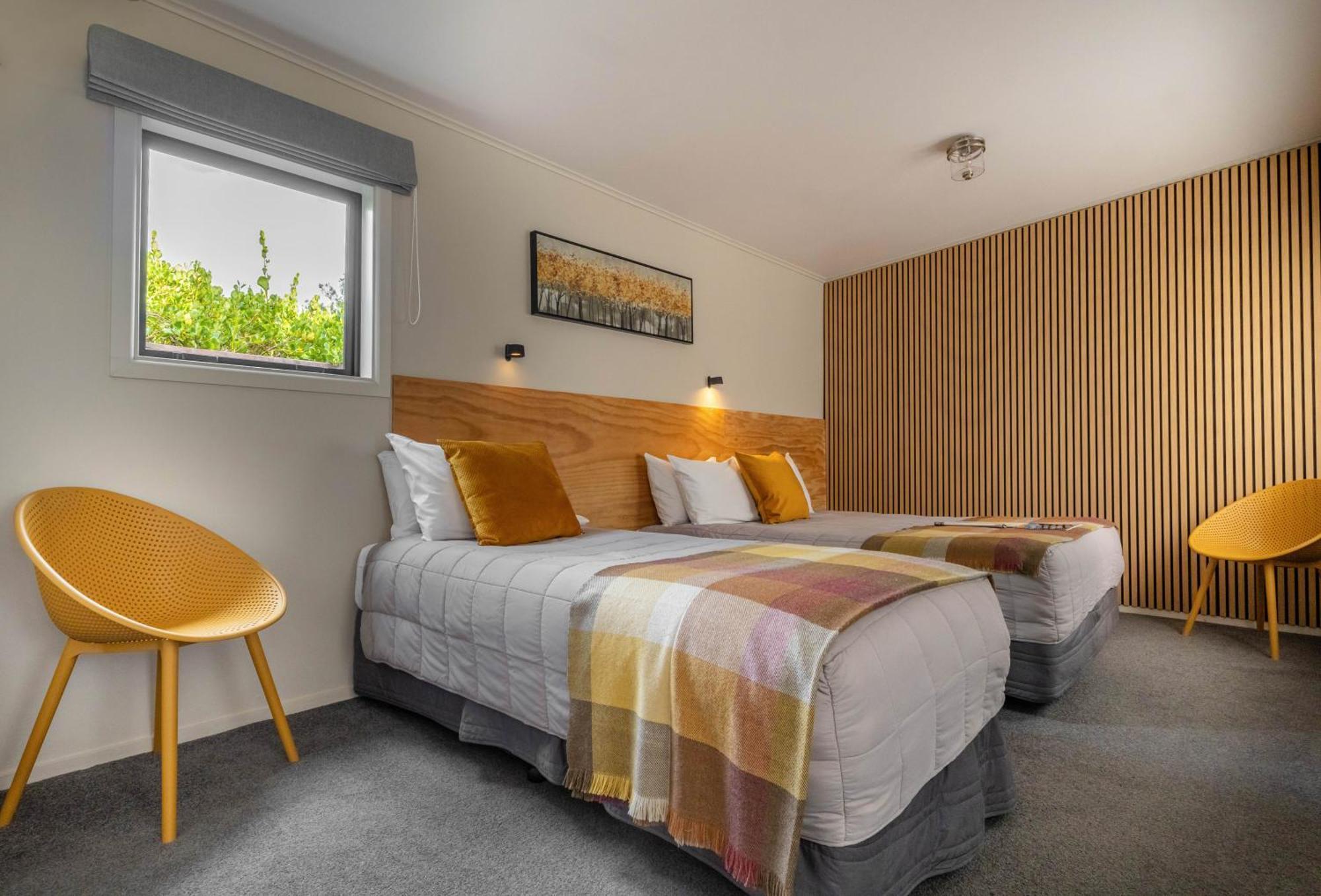 Shakespeare House Bed & Breakfast Te Anau Ngoại thất bức ảnh